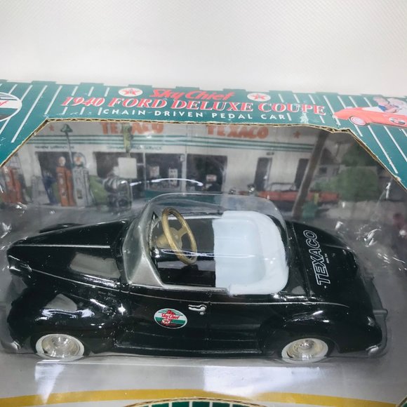 Gearbox Vintage Texaco Sky Chief 1940 Ford Deluxe Coupe Serial #02327 Pedal Car - Picture 3 of 10